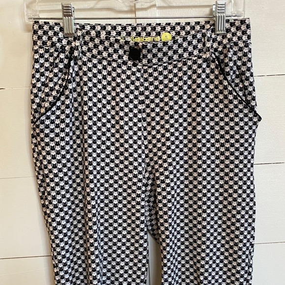 Black White Cat Pattern Novelty Print Betabrand Womens Stretch Pants Size S- EUC - Picture 6 of 10
